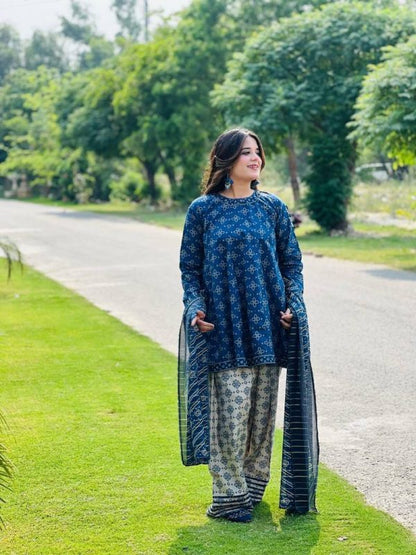 Uswa Zia 3 Piece Printed Swiss Lawn Suit – Blue, (standard Size)